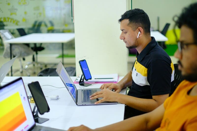 10 outils d'intelligence artificielle pour construire un MVP de startup rapidement