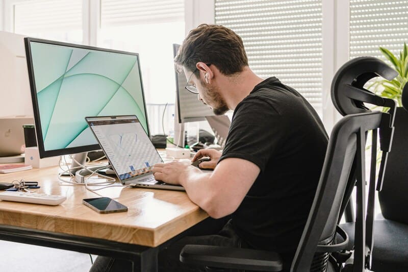 10 niches sous-exploitées en 2025 pour lancer une startup en France