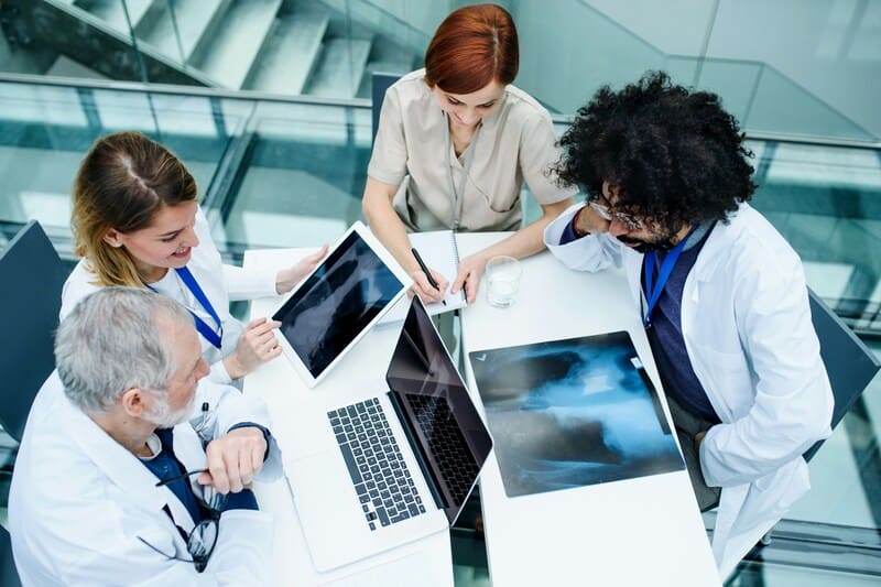 Où trouver un associé pour créer une startup HealthTech en France ?
