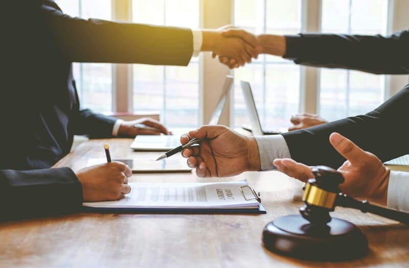 Comment rédiger un pacte d'actionnaires entre fondateurs sans avocat : erreurs à éviter